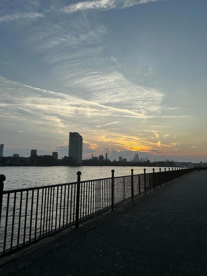 Riverside Premium En Suite Double Room E14 伦敦 外观 照片